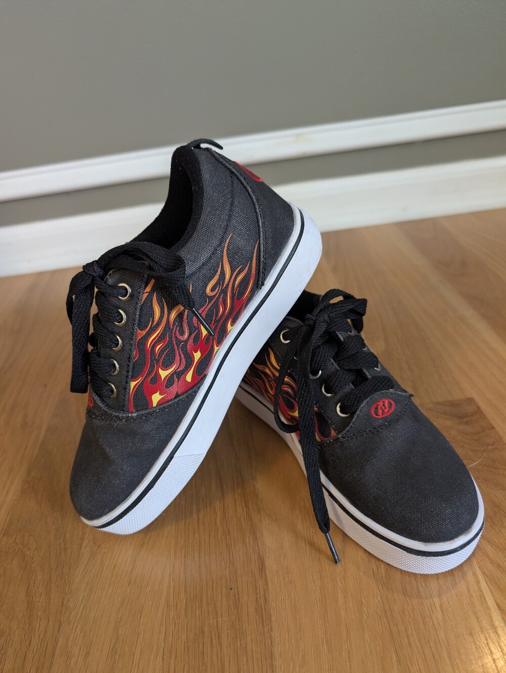 Heelys Flame Skate Shoes Size Youth 3